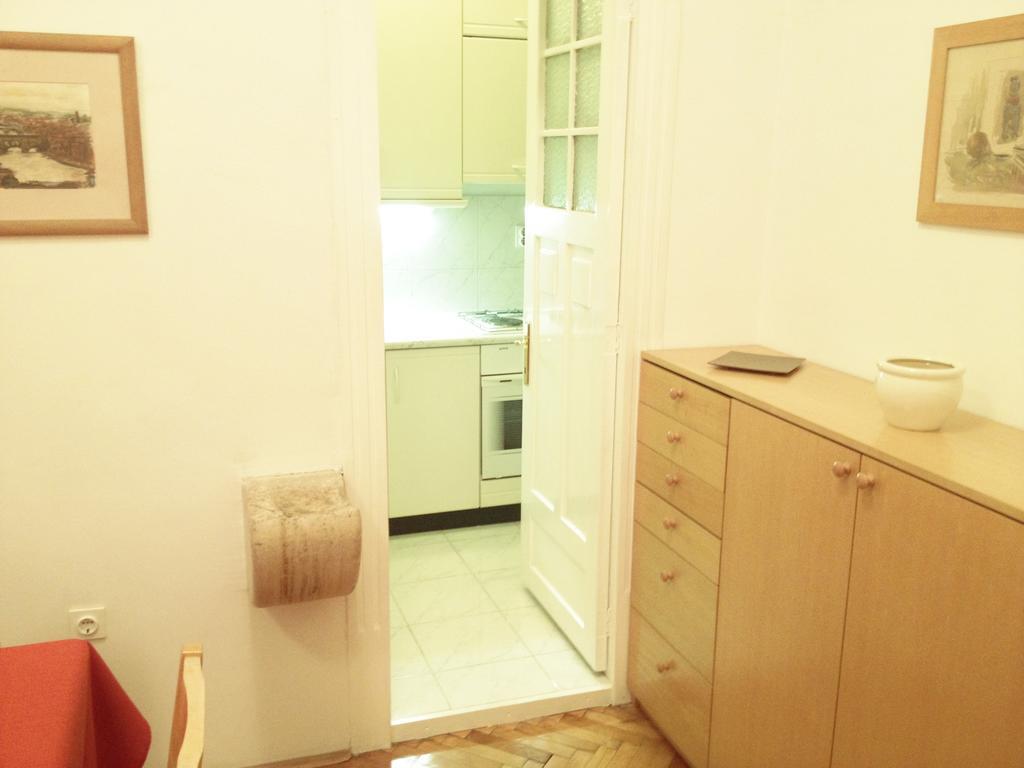 Apartment Sonata Split Bilik gambar